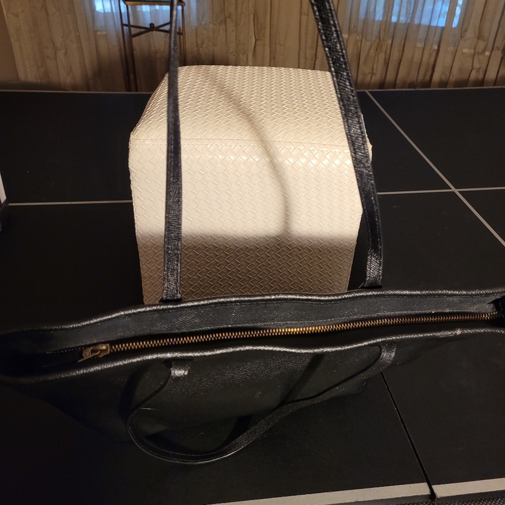 Coach Purse - Picture 4 of 7